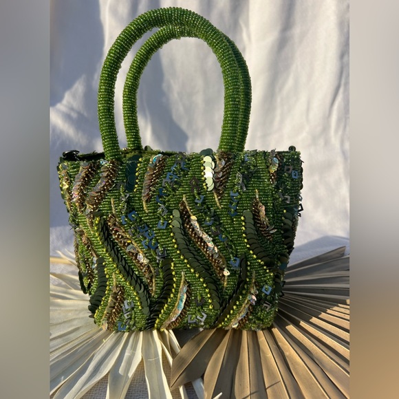 Viral Beaded Bag Handmade Green Sequin w/ Long Silver Chain Strap NWT - Picture 8 of 10